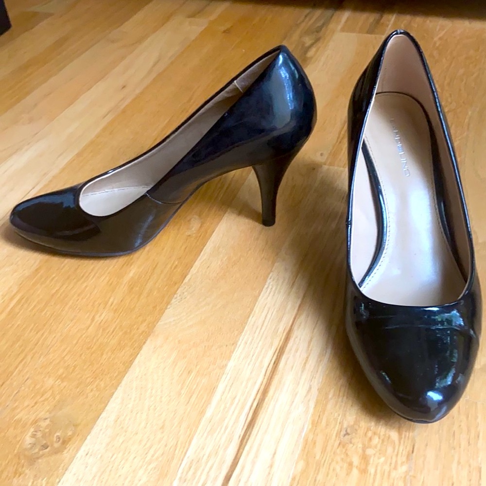 EUC Bandolino Black Patent Heels *original box*